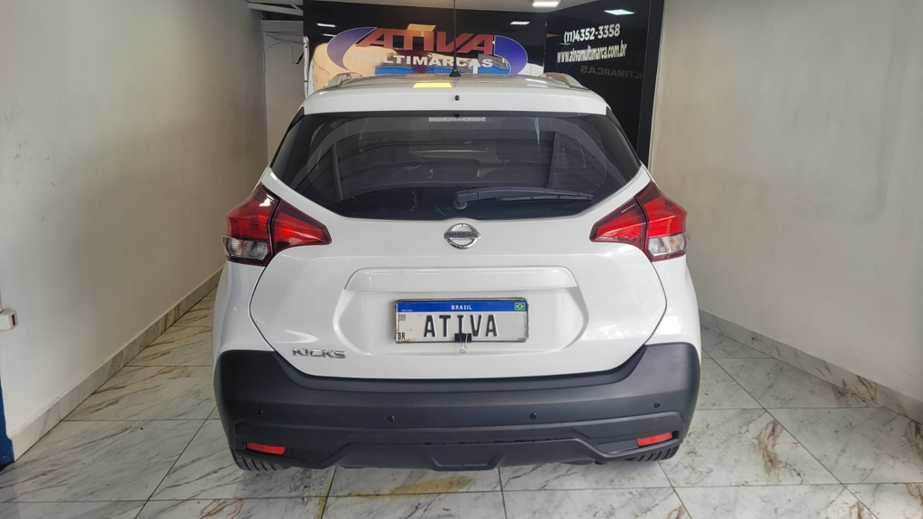 Nissan Kicks Branco
