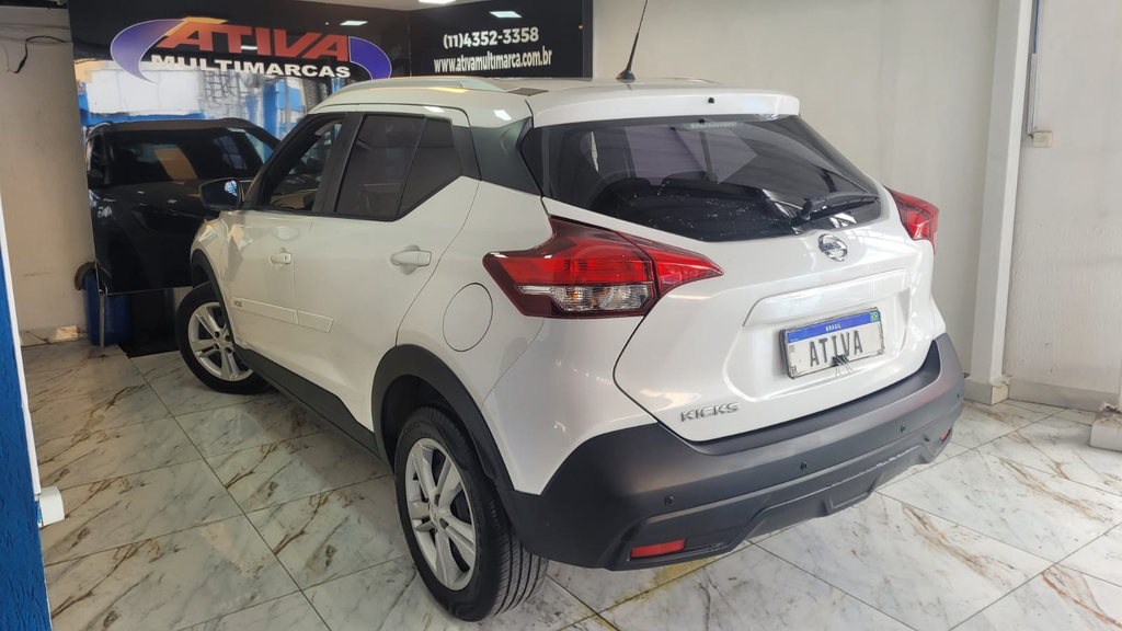 Nissan Kicks Branco