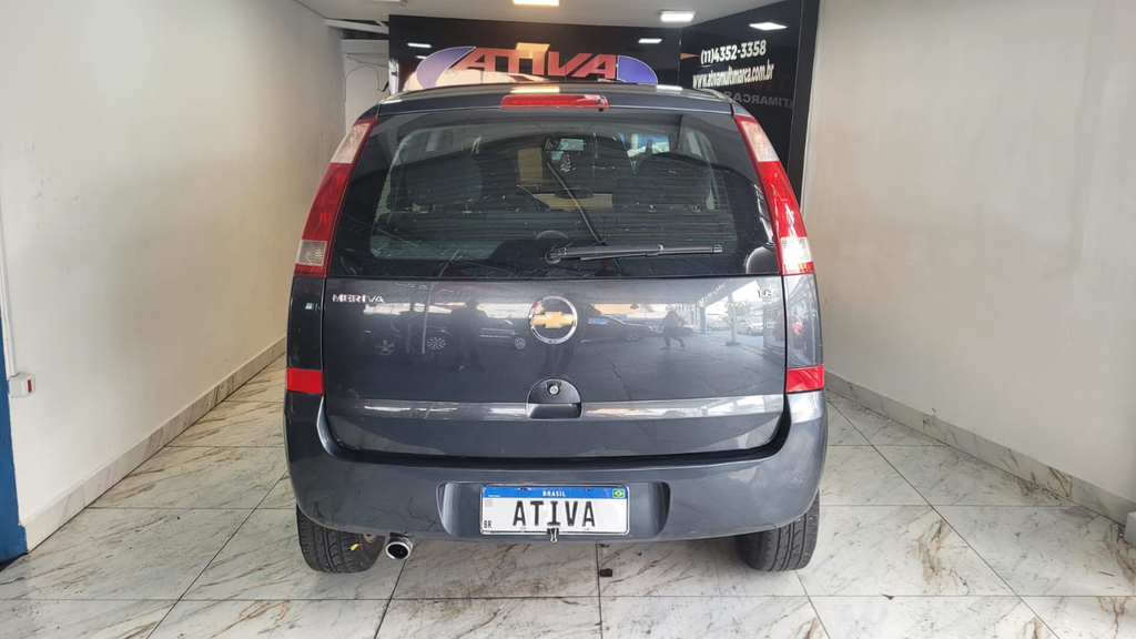 Chevrolet Meriva Cinza