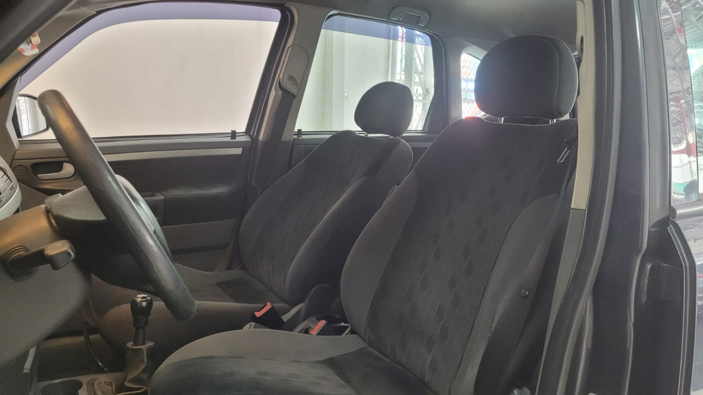 Chevrolet Meriva Cinza