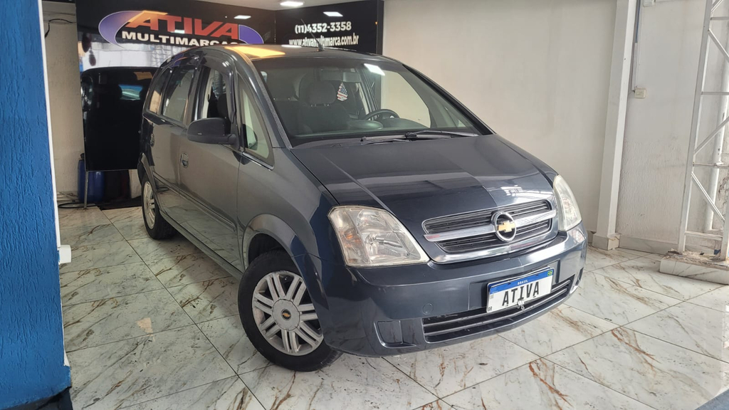 Chevrolet Meriva Cinza
