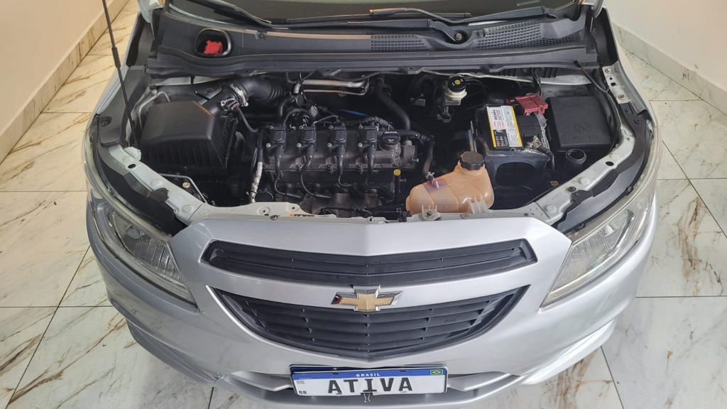 Chevrolet Prisma Prata