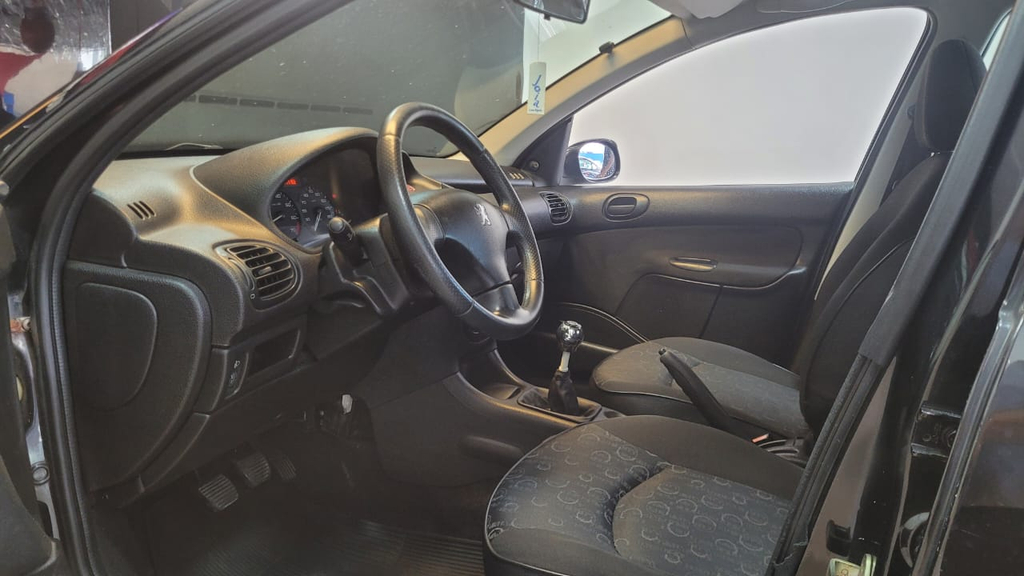 Peugeot 206 Preto