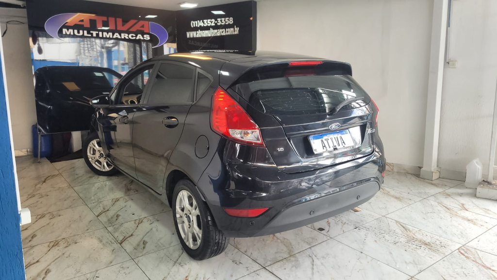 Ford New Fiesta Hatch Preto