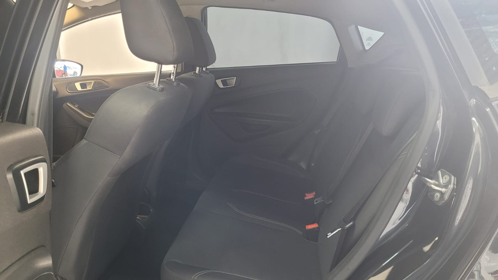 Ford New Fiesta Hatch Preto