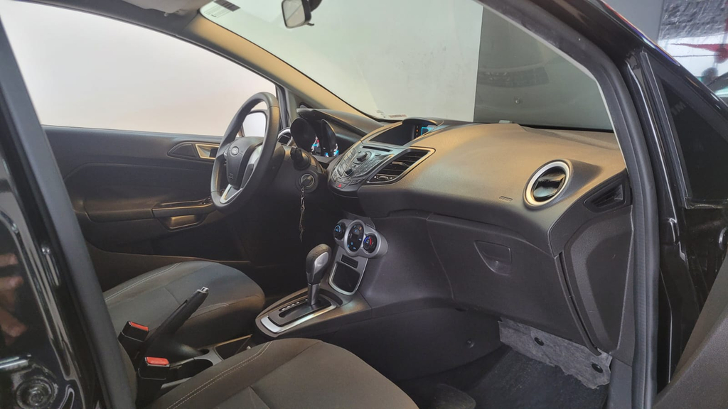 Ford New Fiesta Hatch Preto