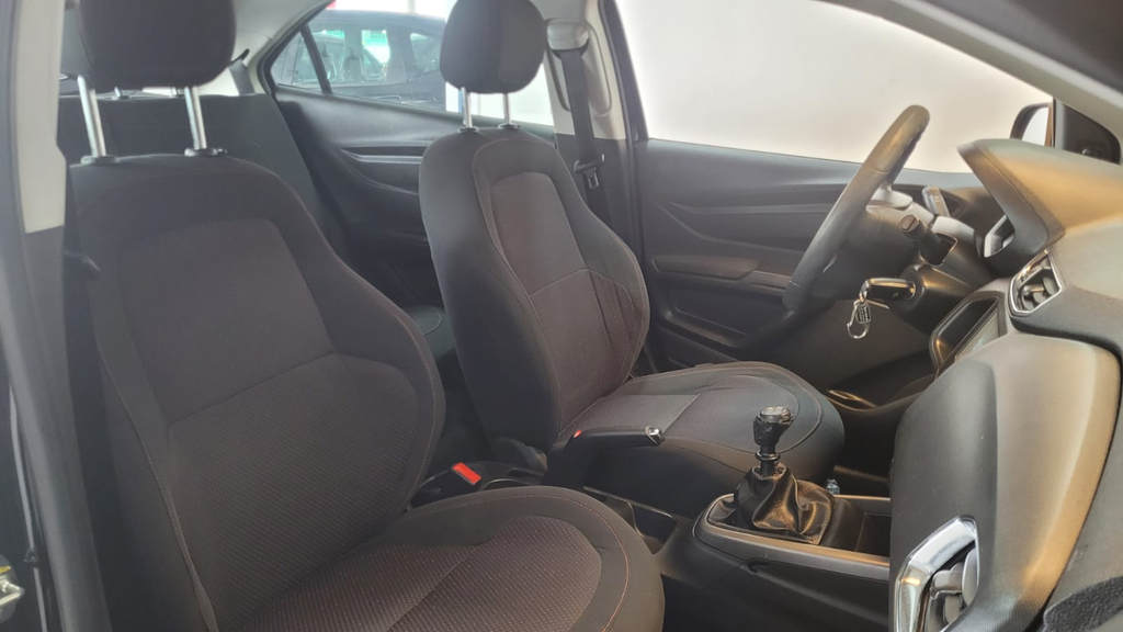 Chevrolet Onix Preto