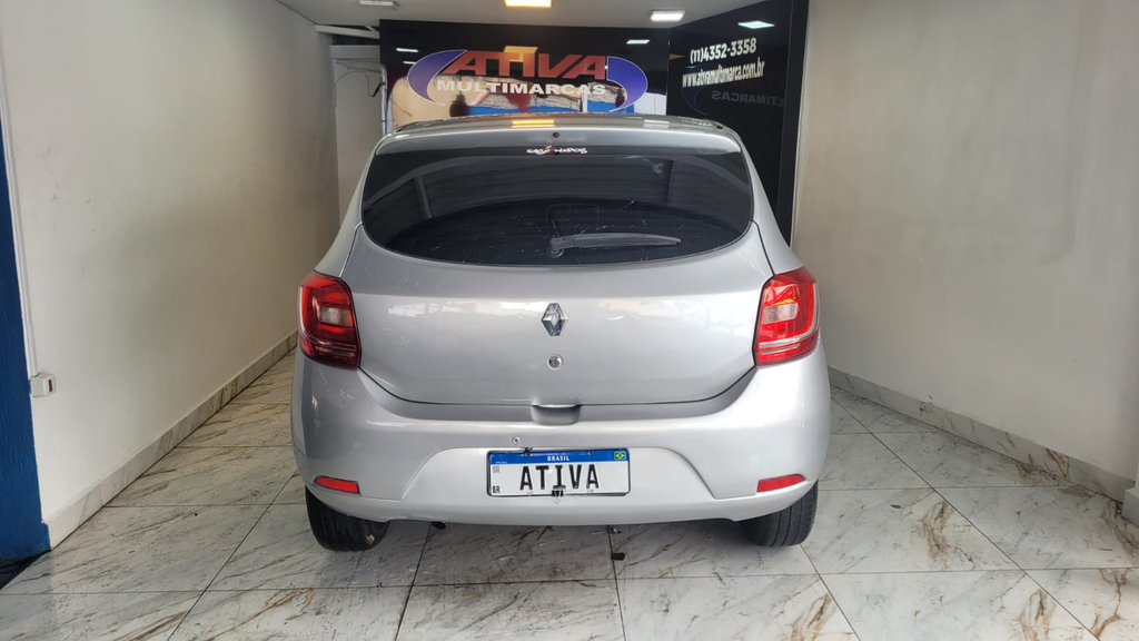 Renault Sandero Prata