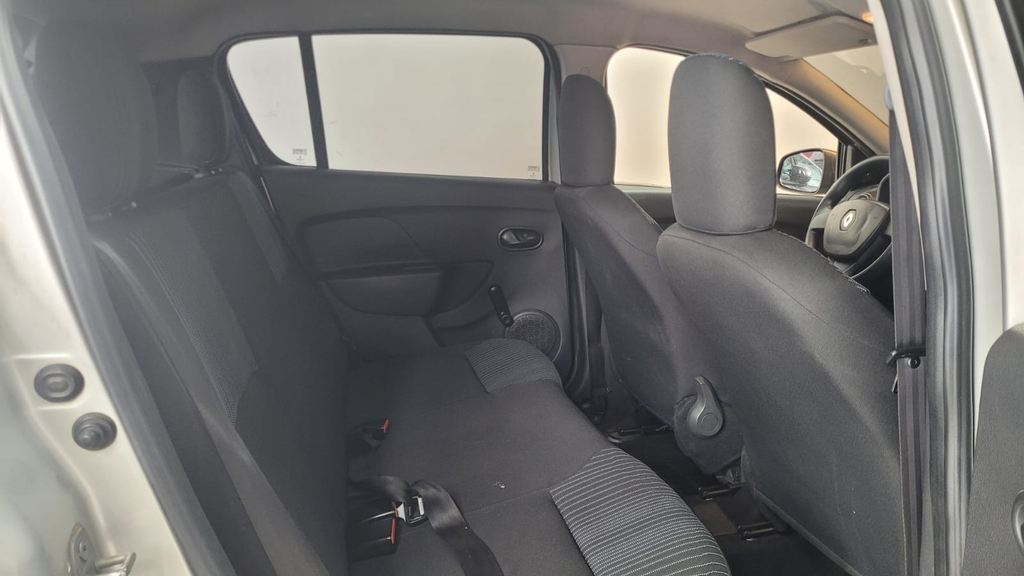 Renault Sandero Prata