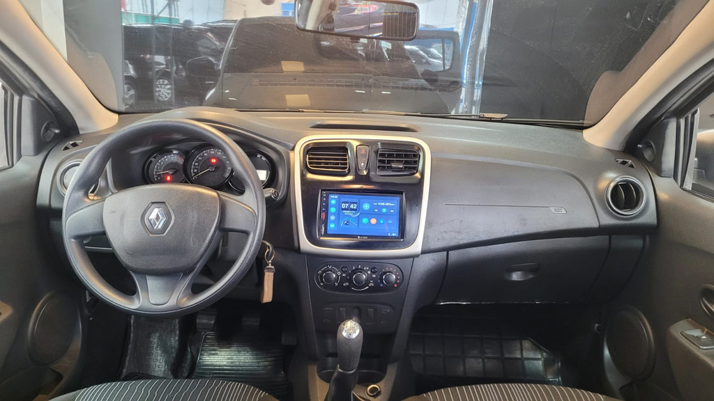 Renault Sandero Prata