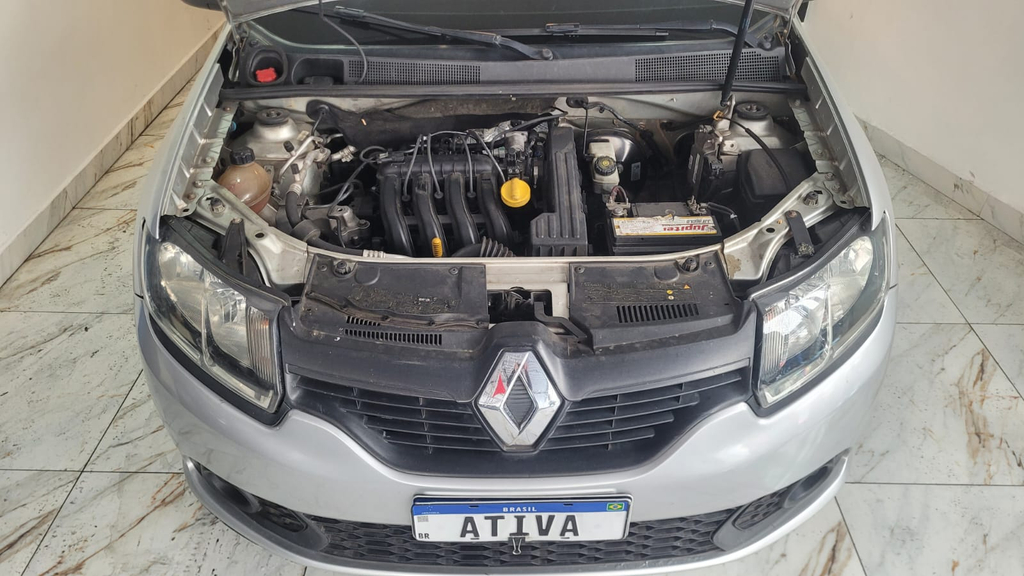 Renault Sandero Prata