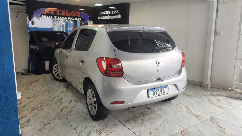 Renault Sandero Prata