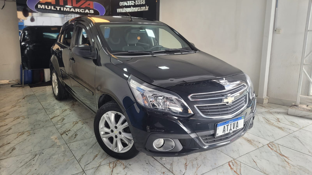 Chevrolet Agile Preto