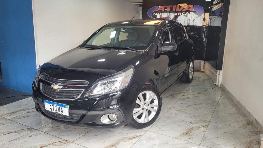 Chevrolet Agile Preto