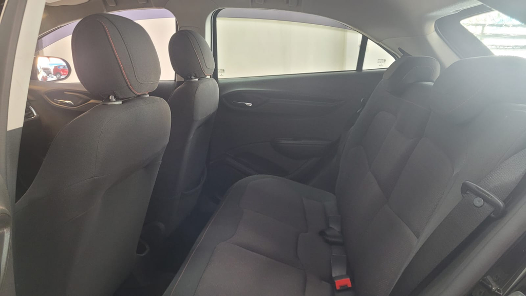 Chevrolet Onix Preto