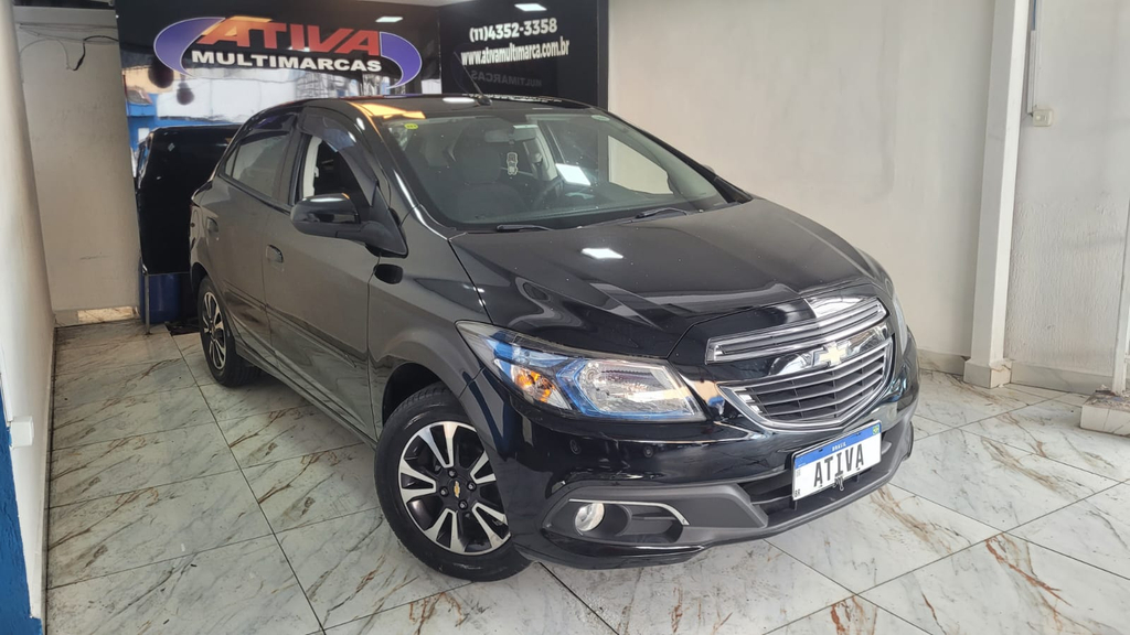 Chevrolet Onix Preto
