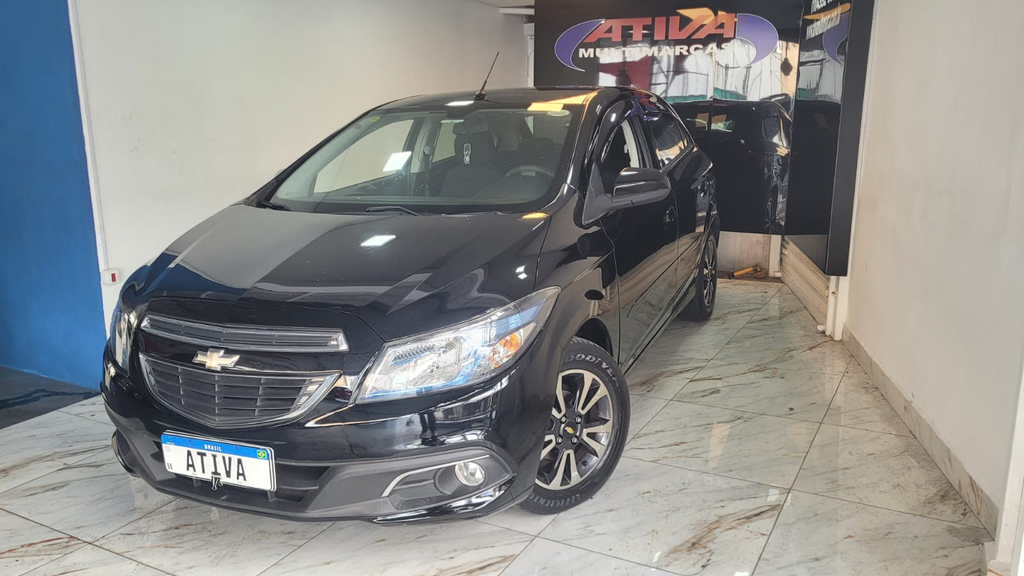 Chevrolet Onix Preto