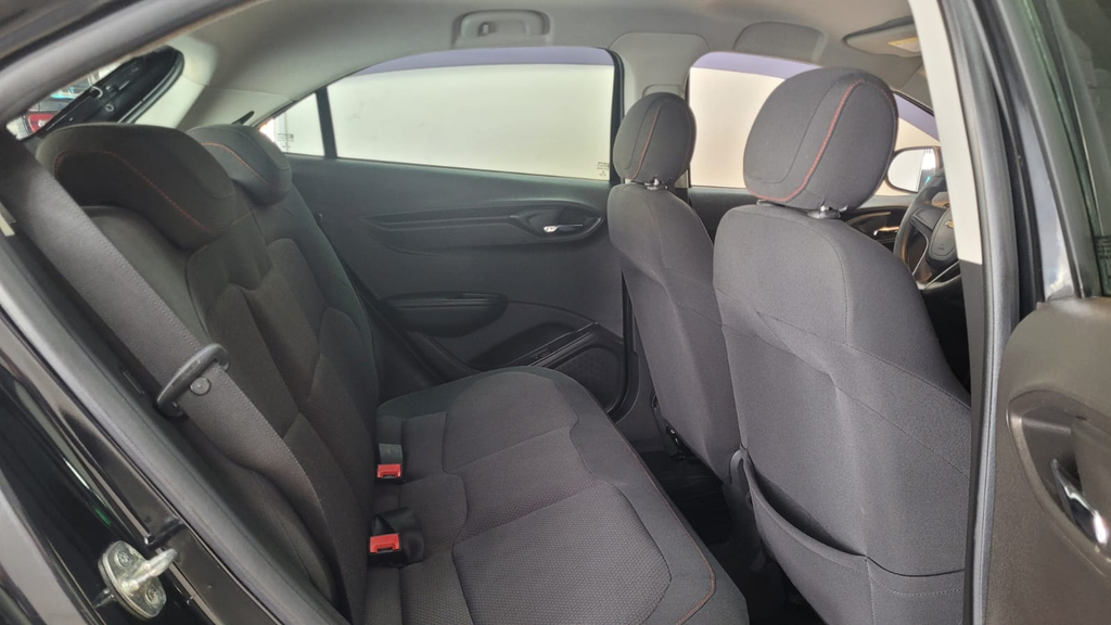 Chevrolet Onix Preto