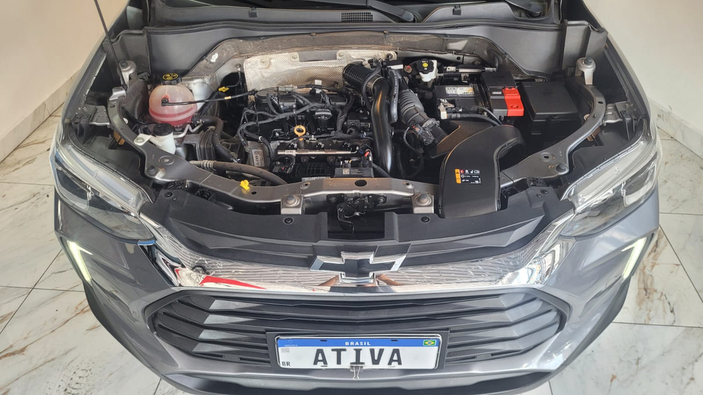 Chevrolet Tracker Cinza