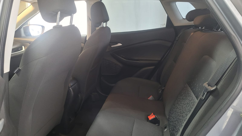 Chevrolet Tracker Cinza