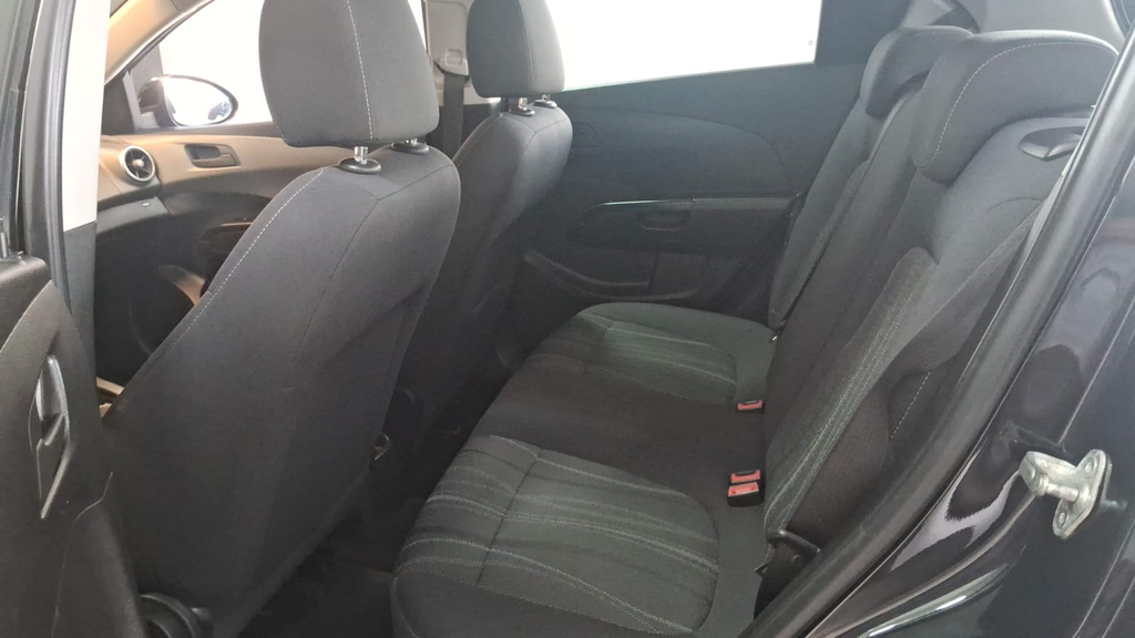 Chevrolet Sonic Preto