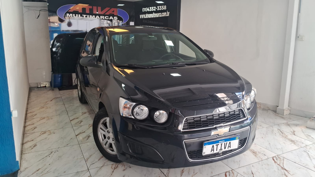 Chevrolet Sonic Preto