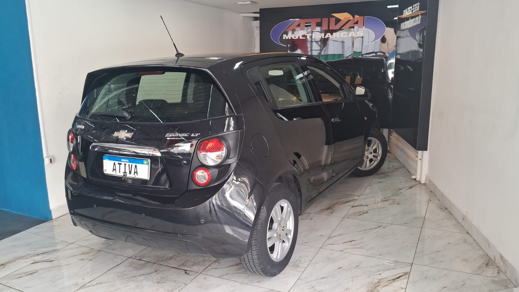 Chevrolet Sonic Preto