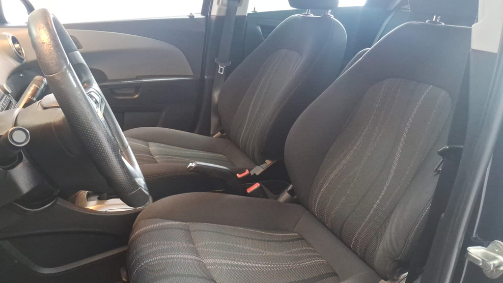 Chevrolet Sonic Preto