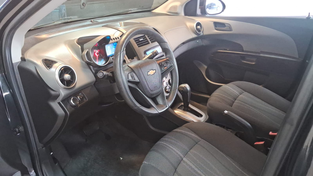 Chevrolet Sonic Preto