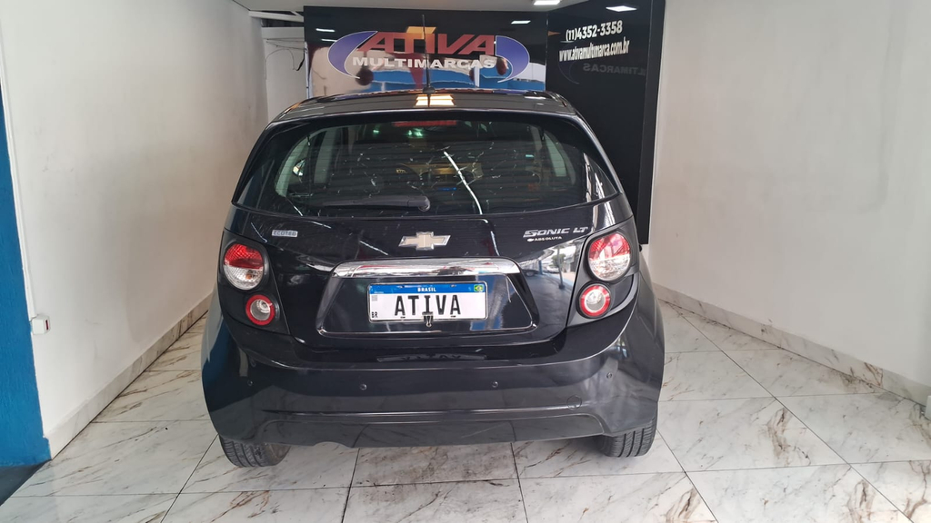 Chevrolet Sonic Preto