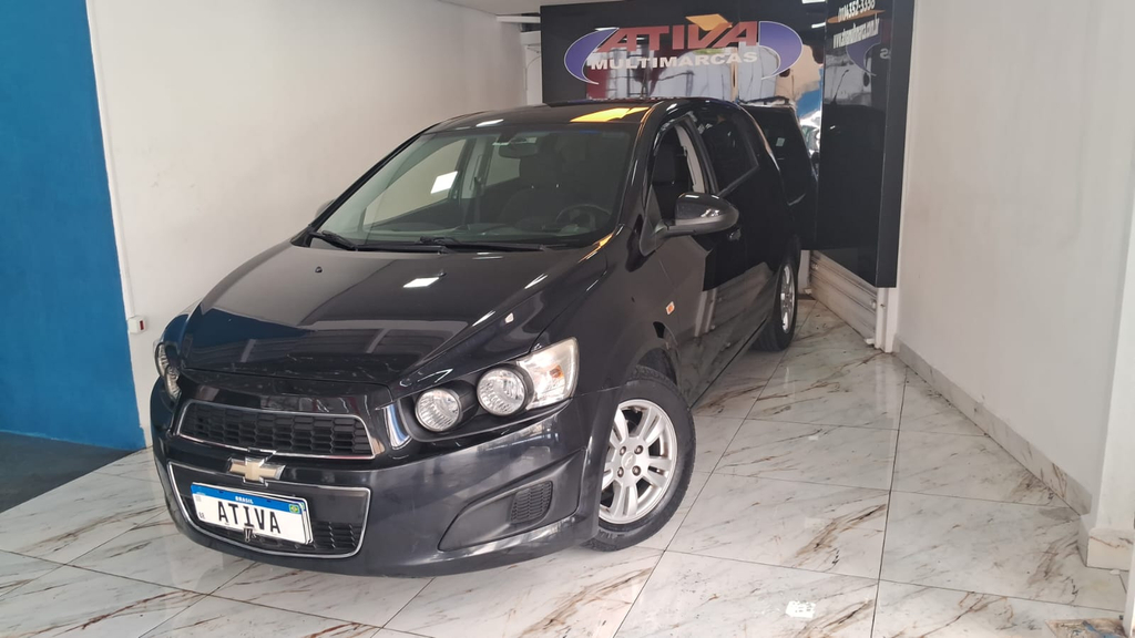 Chevrolet Sonic Preto