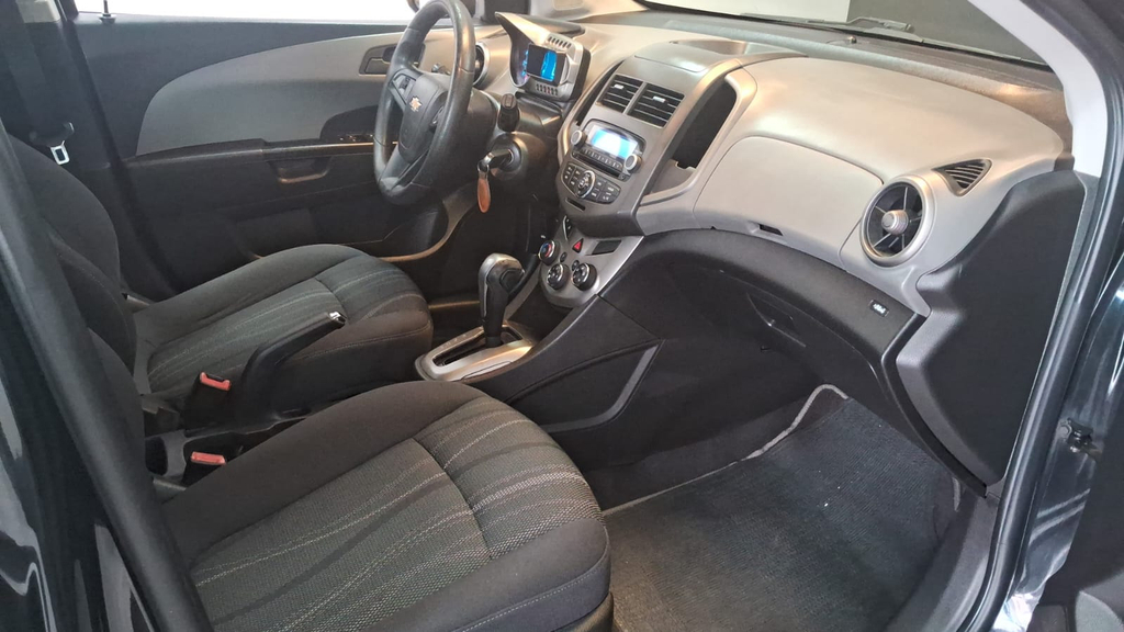 Chevrolet Sonic Preto