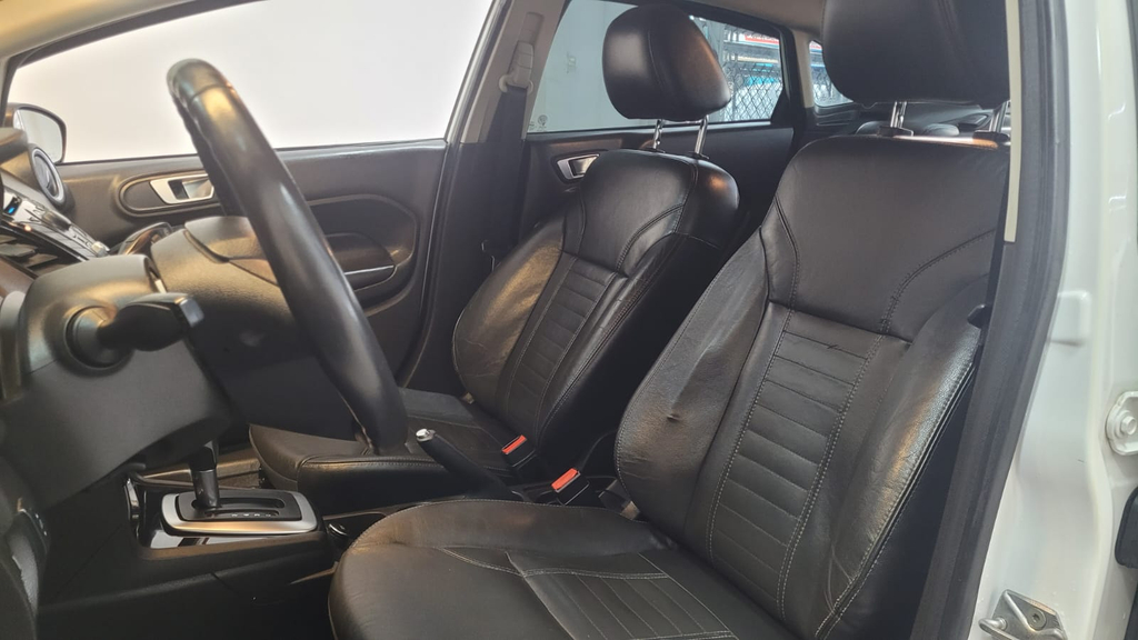 Ford New Fiesta Sedan Branco