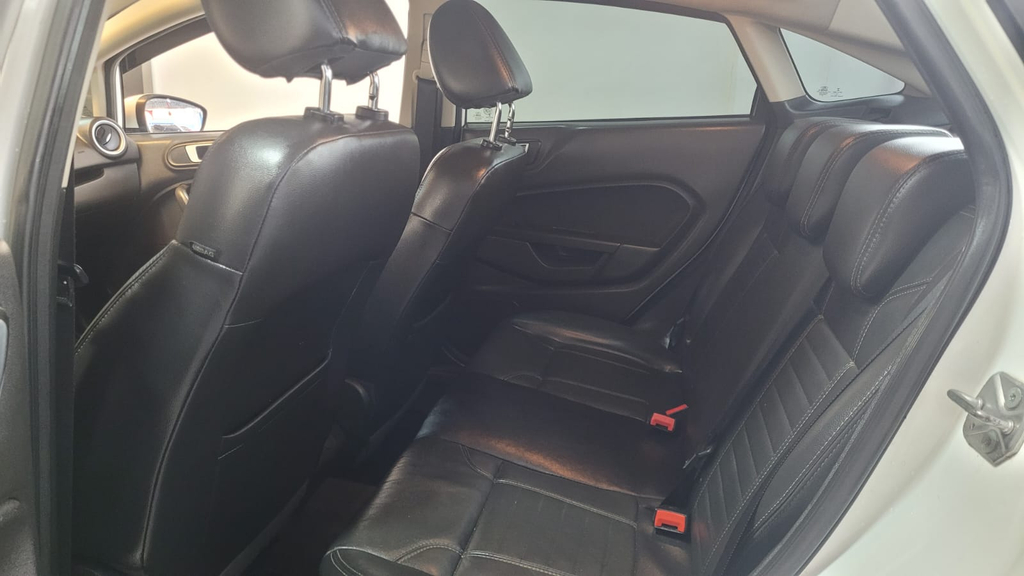 Ford New Fiesta Sedan Branco