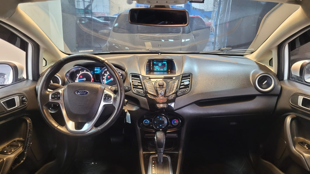 Ford New Fiesta Sedan Branco