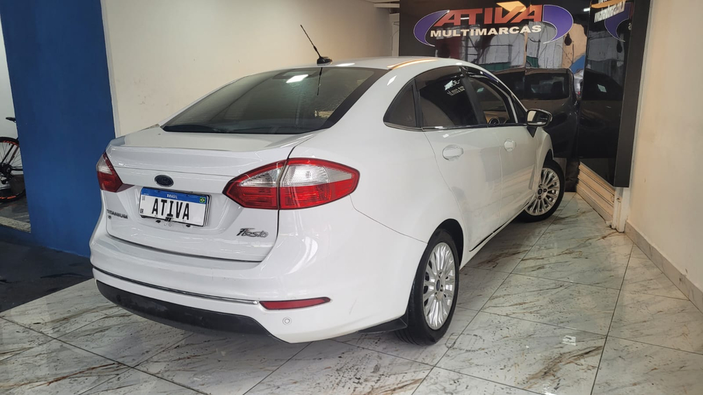Ford New Fiesta Sedan Branco
