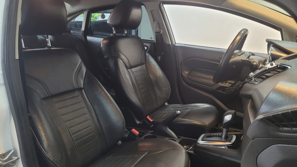 Ford New Fiesta Sedan Branco