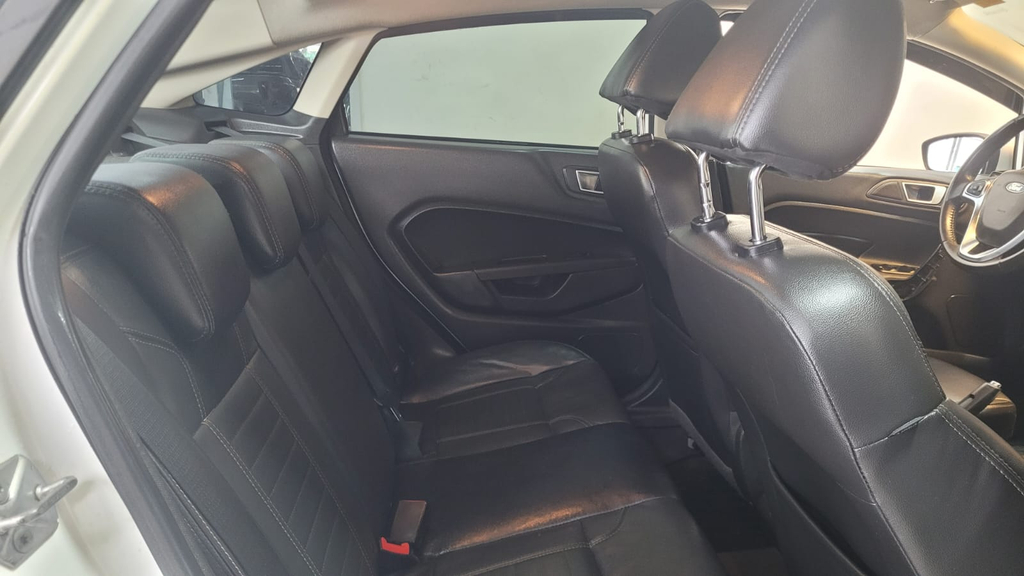 Ford New Fiesta Sedan Branco