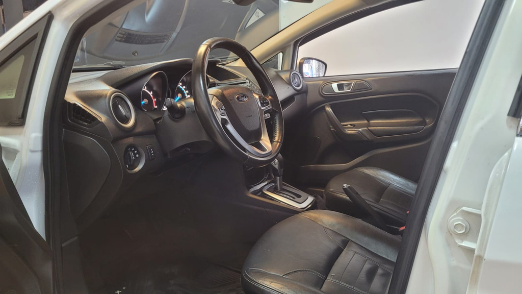 Ford New Fiesta Sedan Branco