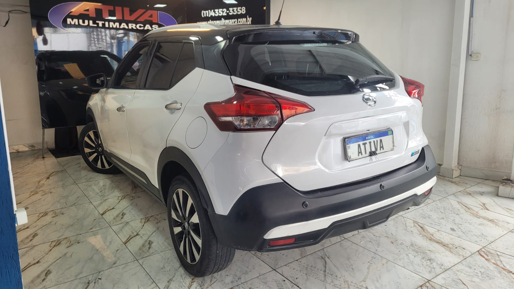 Nissan Kicks Branco