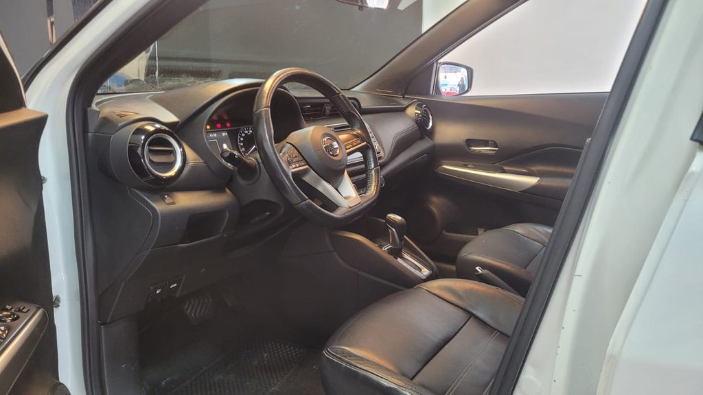 Nissan Kicks Branco