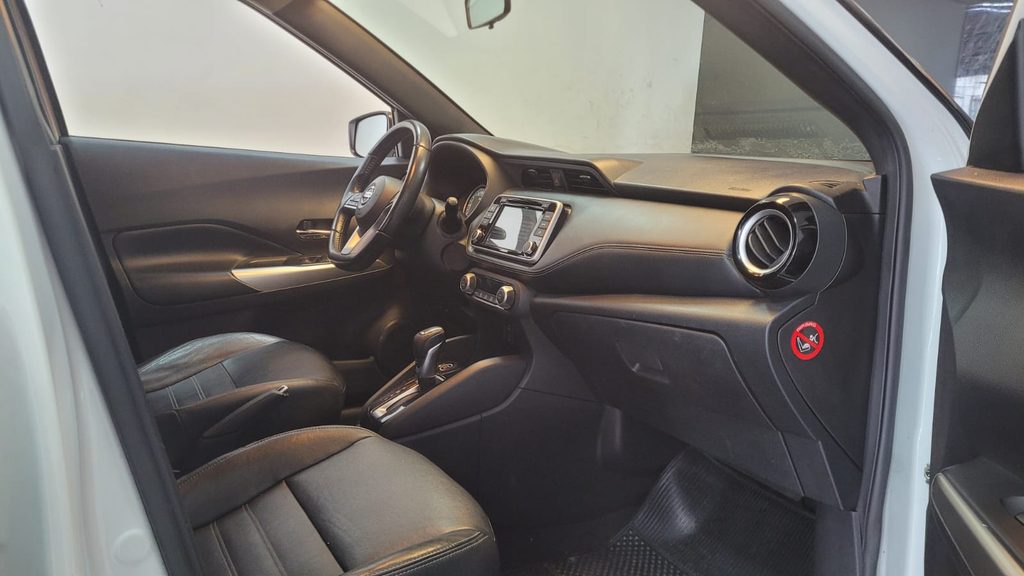 Nissan Kicks Branco