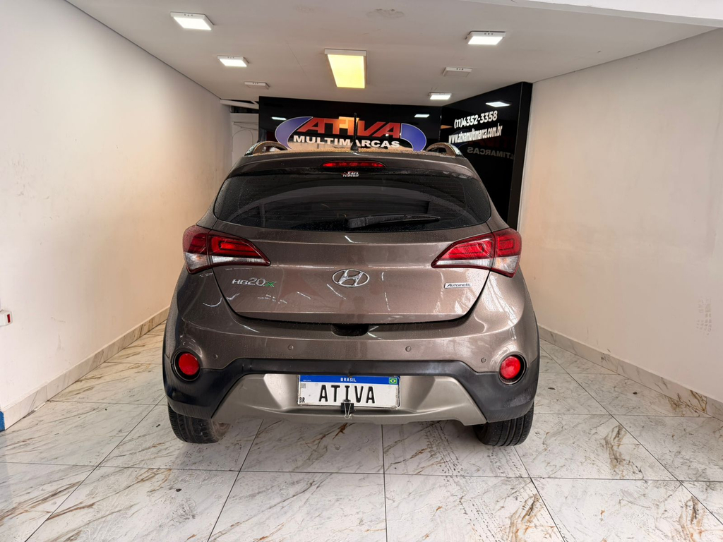 Hyundai HB20X Marrom