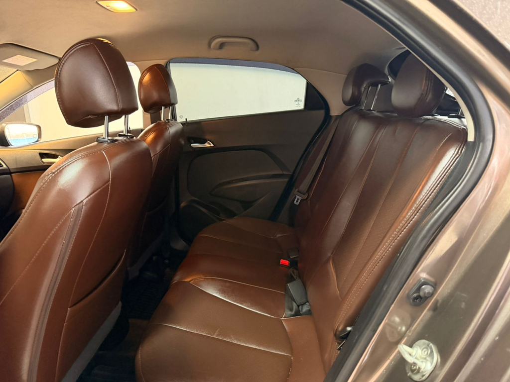 Hyundai HB20X Marrom