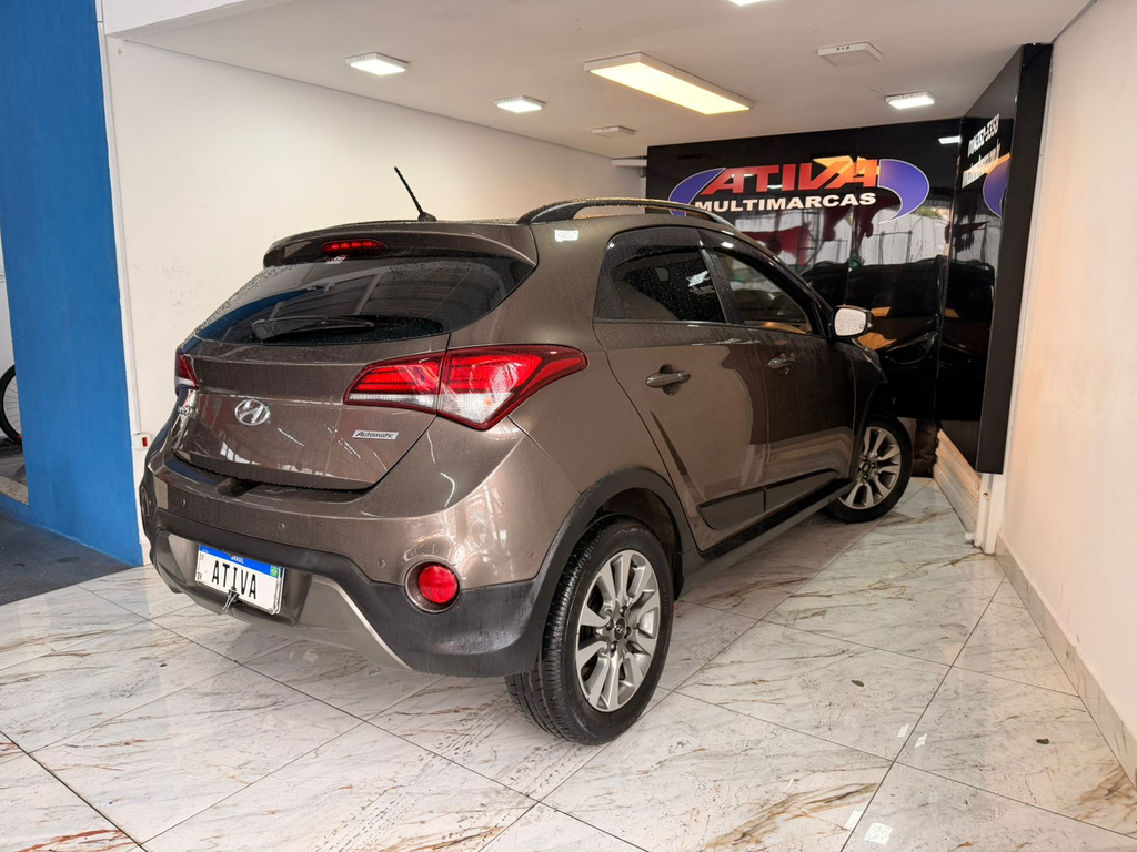 Hyundai HB20X Marrom