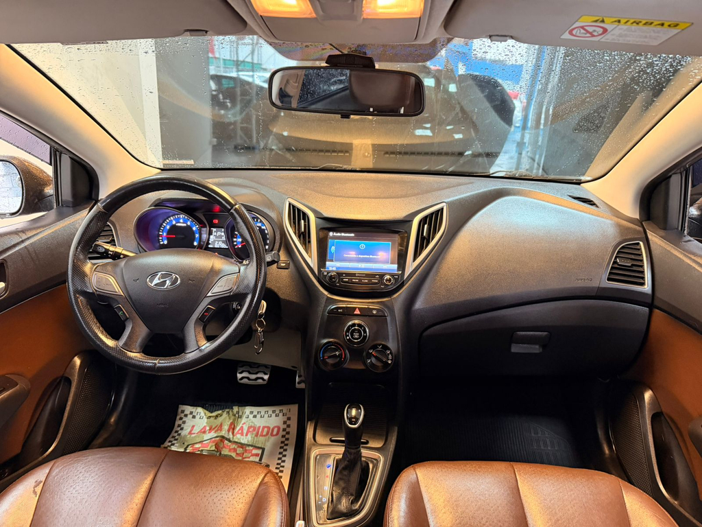 Hyundai HB20X Marrom