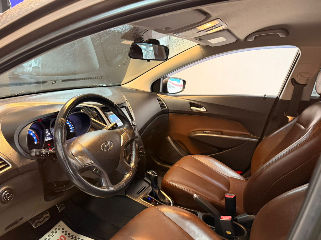 Hyundai HB20X Marrom