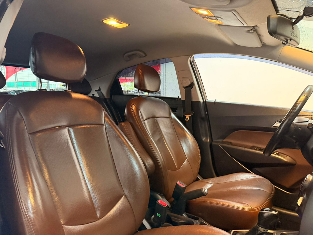 Hyundai HB20X Marrom