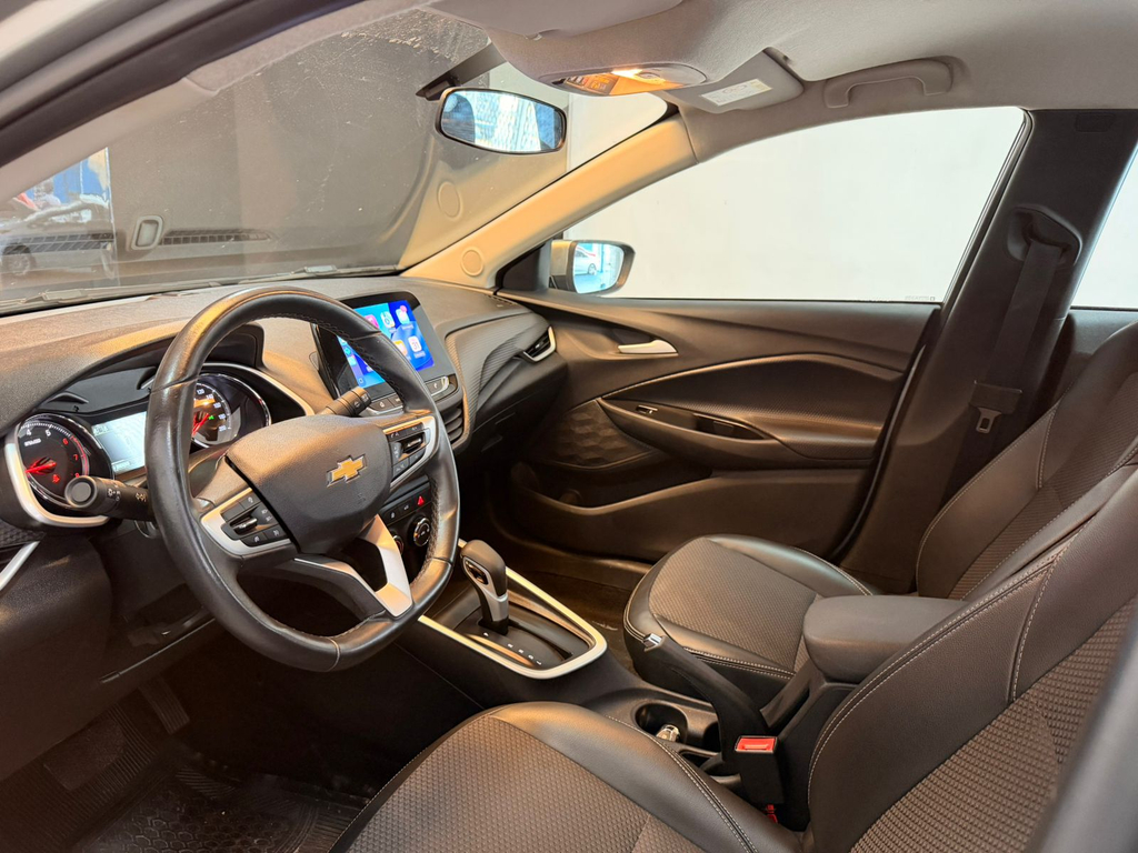 Chevrolet Onix Sedan Cinza