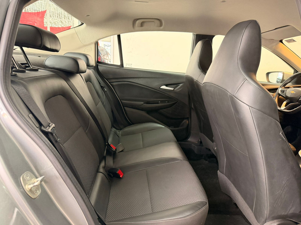 Chevrolet Onix Sedan Cinza